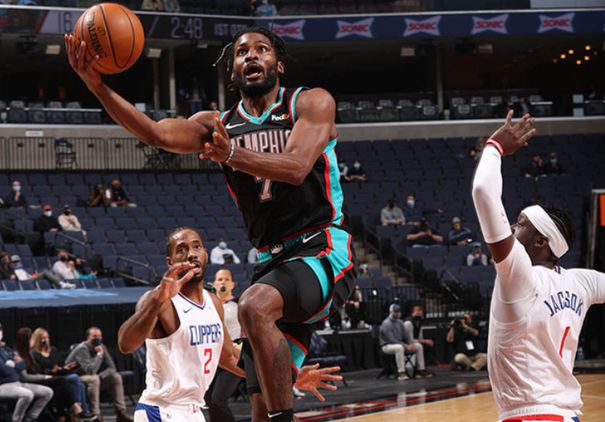 快船大胜魔术，莱昂纳德贡献30分