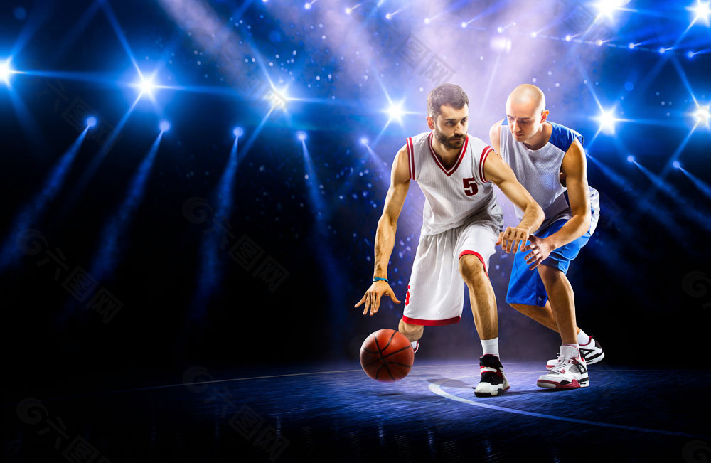 篮球场上的对抗,让人们感受到运动的魅力! 篮球场上的对抗,让人们感受到运动的魅力!