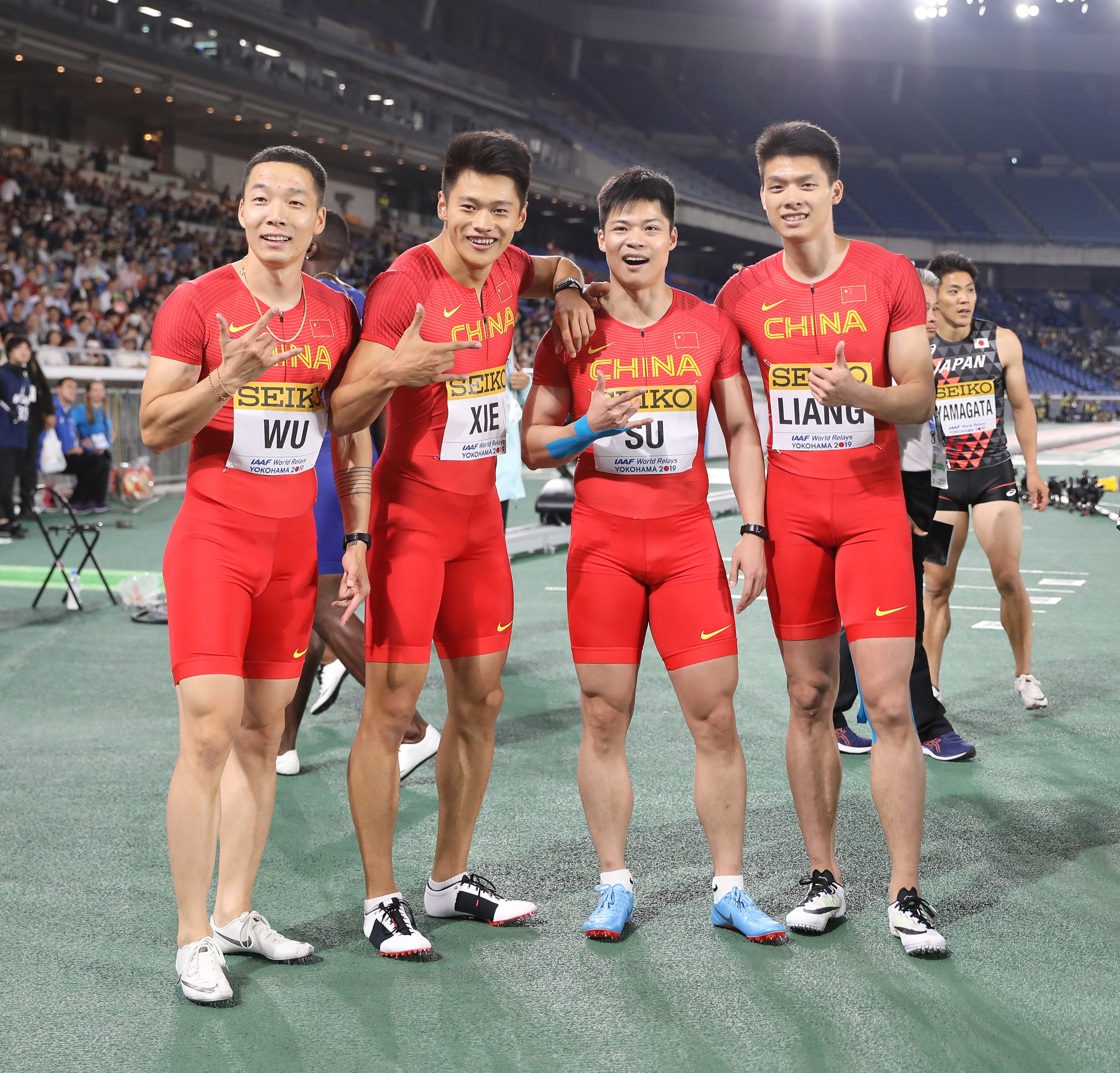 菲律宾选手获得田径比赛男子4x100米接力A组金牌