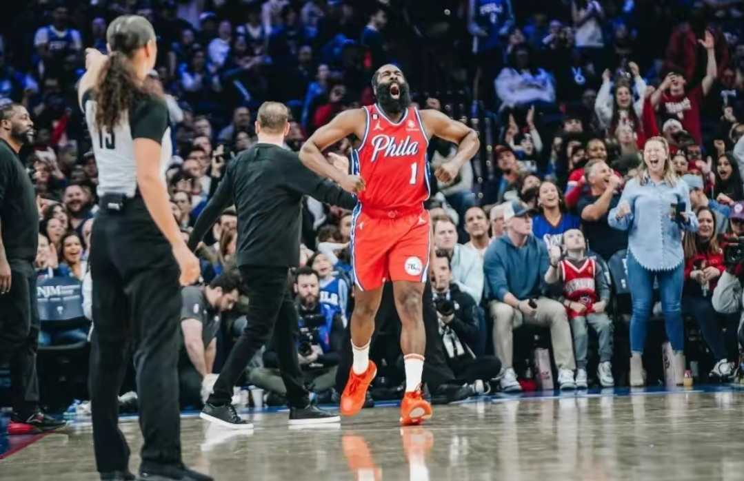 猛龙主场大胜76人,迎来连胜 猛龙主场大胜76人,迎来连胜