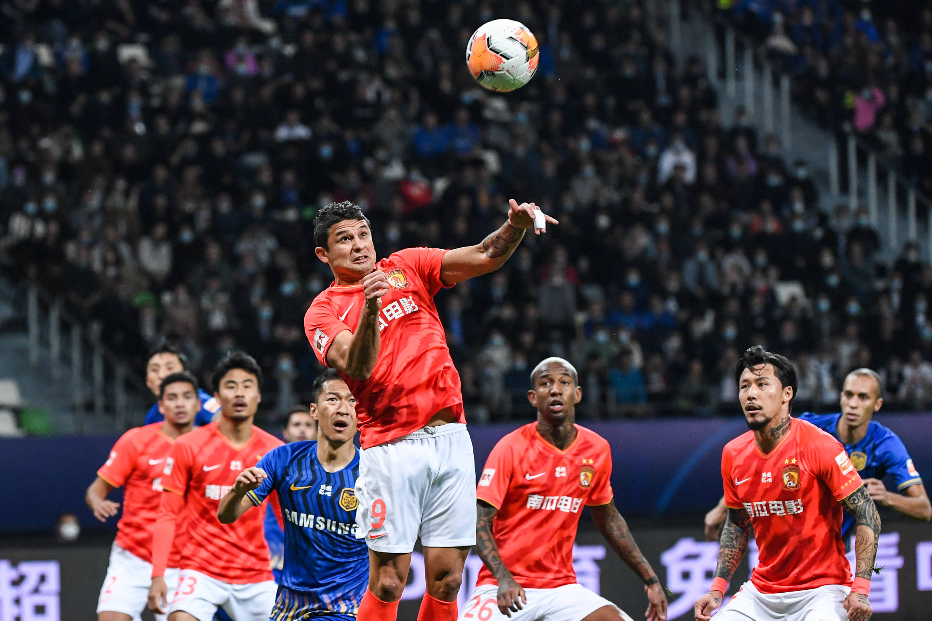 苏宁主场逼平恒大，追赶积分榜前列