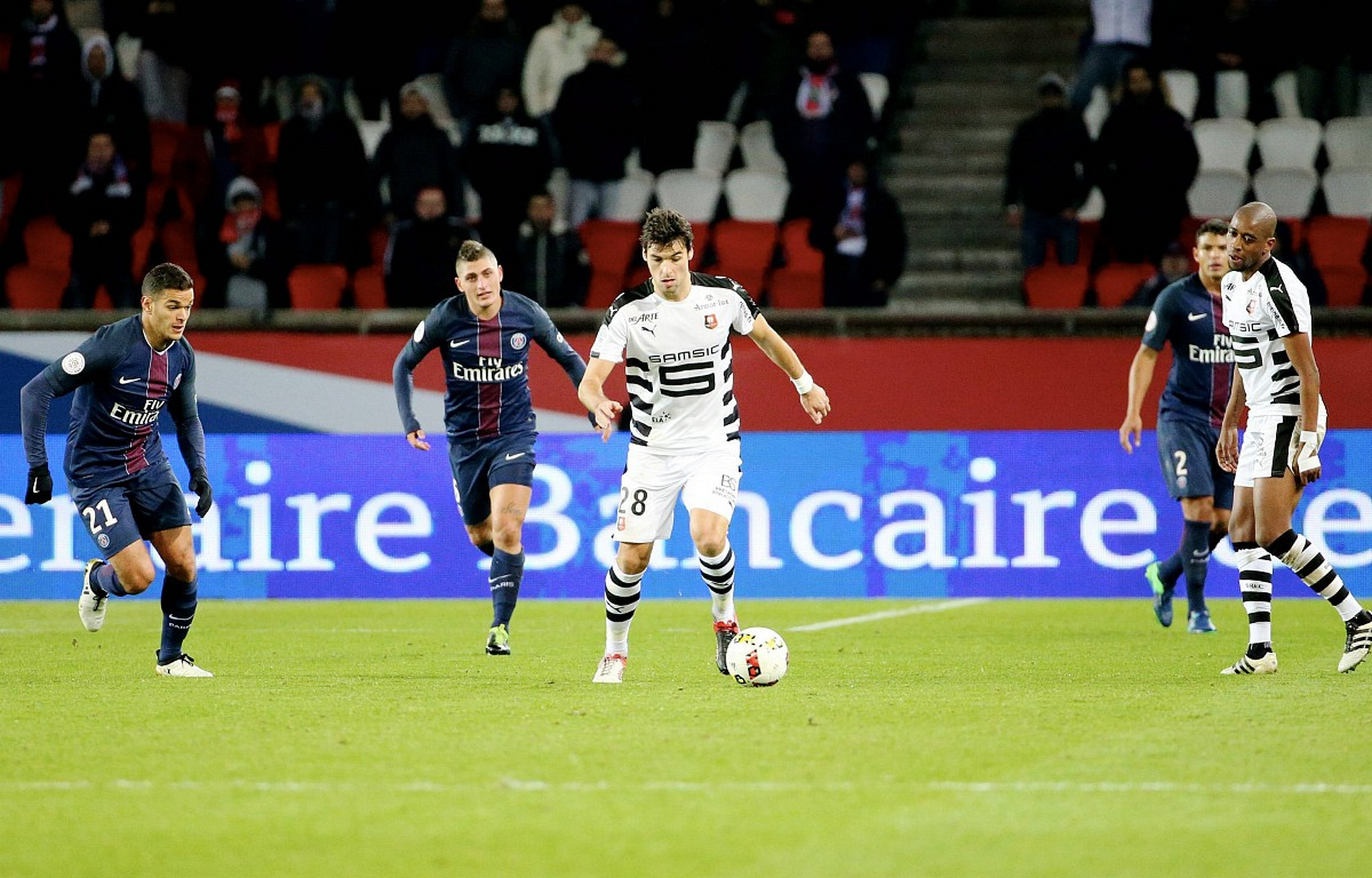 雷恩遭遇法甲连败,排名逐渐下滑 雷恩遭遇法甲连败,排名逐渐下滑