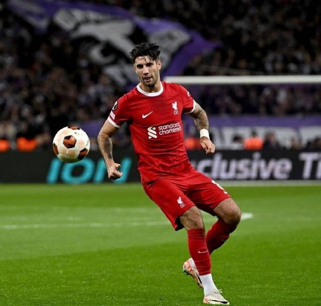 利物浦不敌莱比锡红牛,遭遇惨败 利物浦不敌莱比锡红牛,遭遇惨败