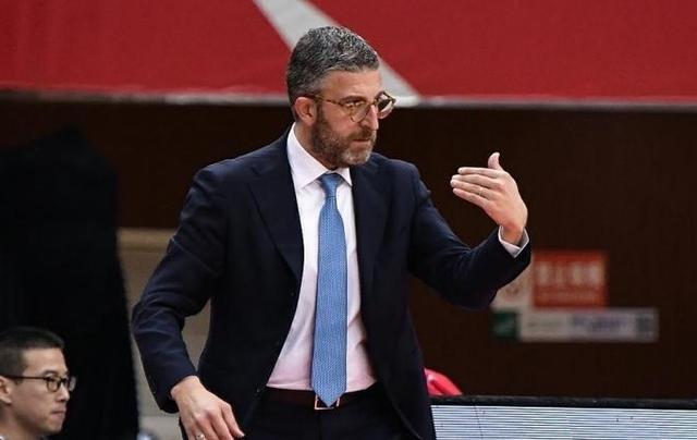 主教练战术调整,球队竞技状态提升 主教练战术调整,球队竞技状态提升