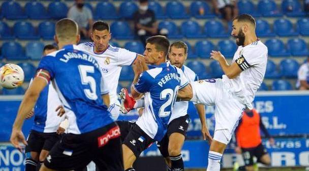 雷加利斯主场逆袭，豪取分继续领跑