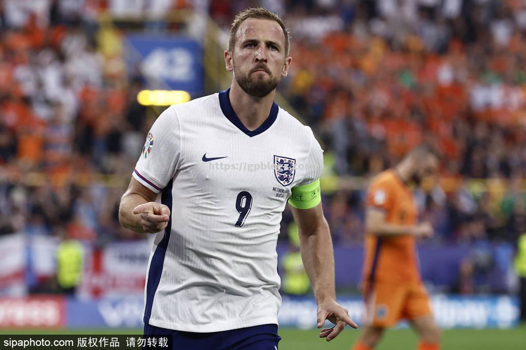 英格兰足球队发布欧洲杯大名单：凯恩领衔，哈里王子入围