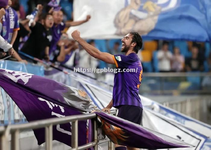 恒大终结不败神话，中超上海德比硬仗取得关键胜利