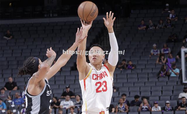 马刺战胜中国男篮,带走热身赛胜利 马刺战胜中国男篮,带走热身赛胜利