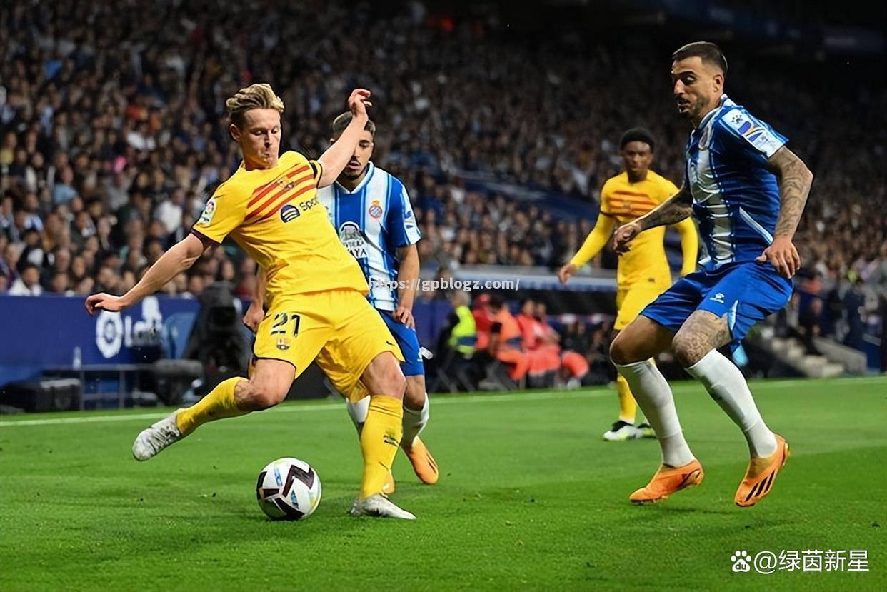 巴塞罗那官方宣布签约巴黎后卫，强化防线实力