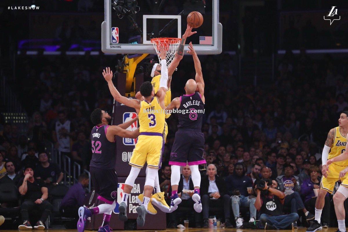 湖人队主场大胜森林狼,取得四连胜 湖人队主场大胜森林狼,取得四连胜