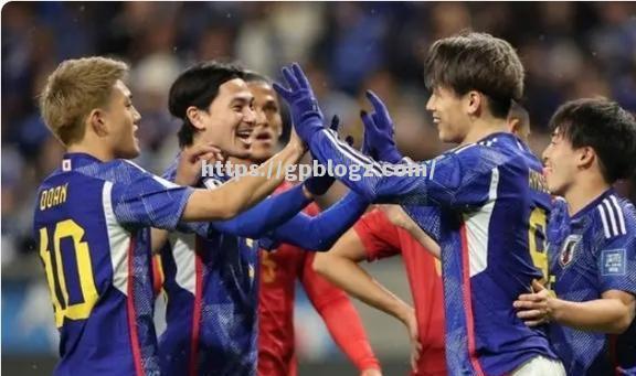 火力全开!亚洲巨星在球场上风情万种 火力全开!亚洲巨星在球场上风情万种