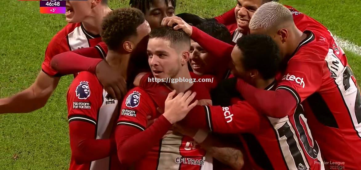 曼联再战主场,夺得宝贵三分 曼联再战主场,夺得宝贵三分