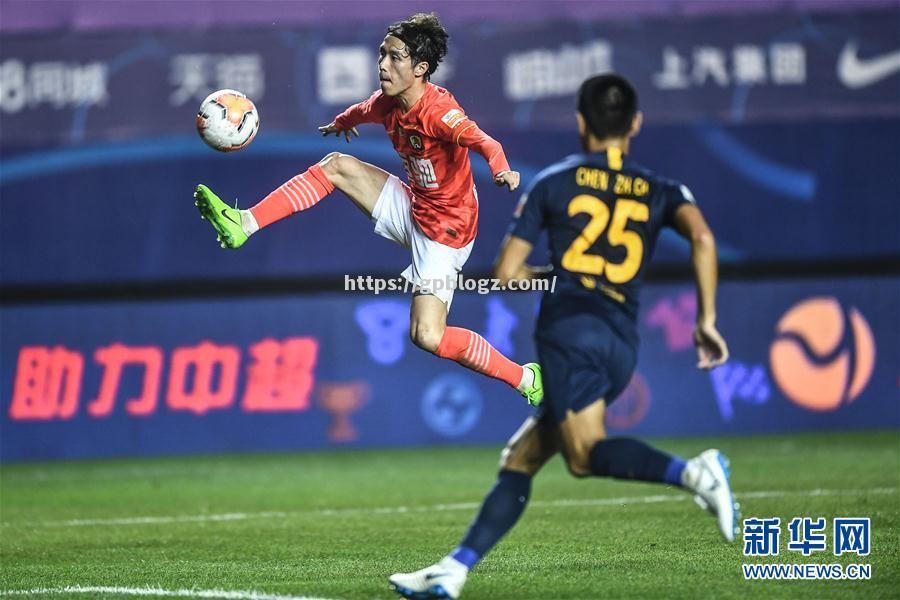 广州富力在场上表现出色,取得胜利 广州富力在场上表现出色,取得胜利