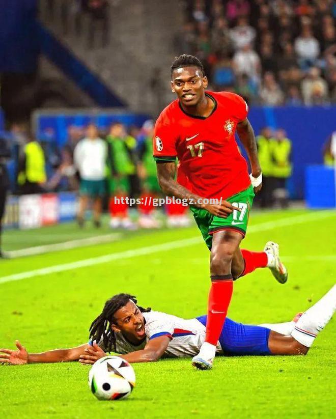 比分胶着进入点球大战,谁能夺取胜利晋级 比分胶着进入点球大战,谁能夺取胜利晋级