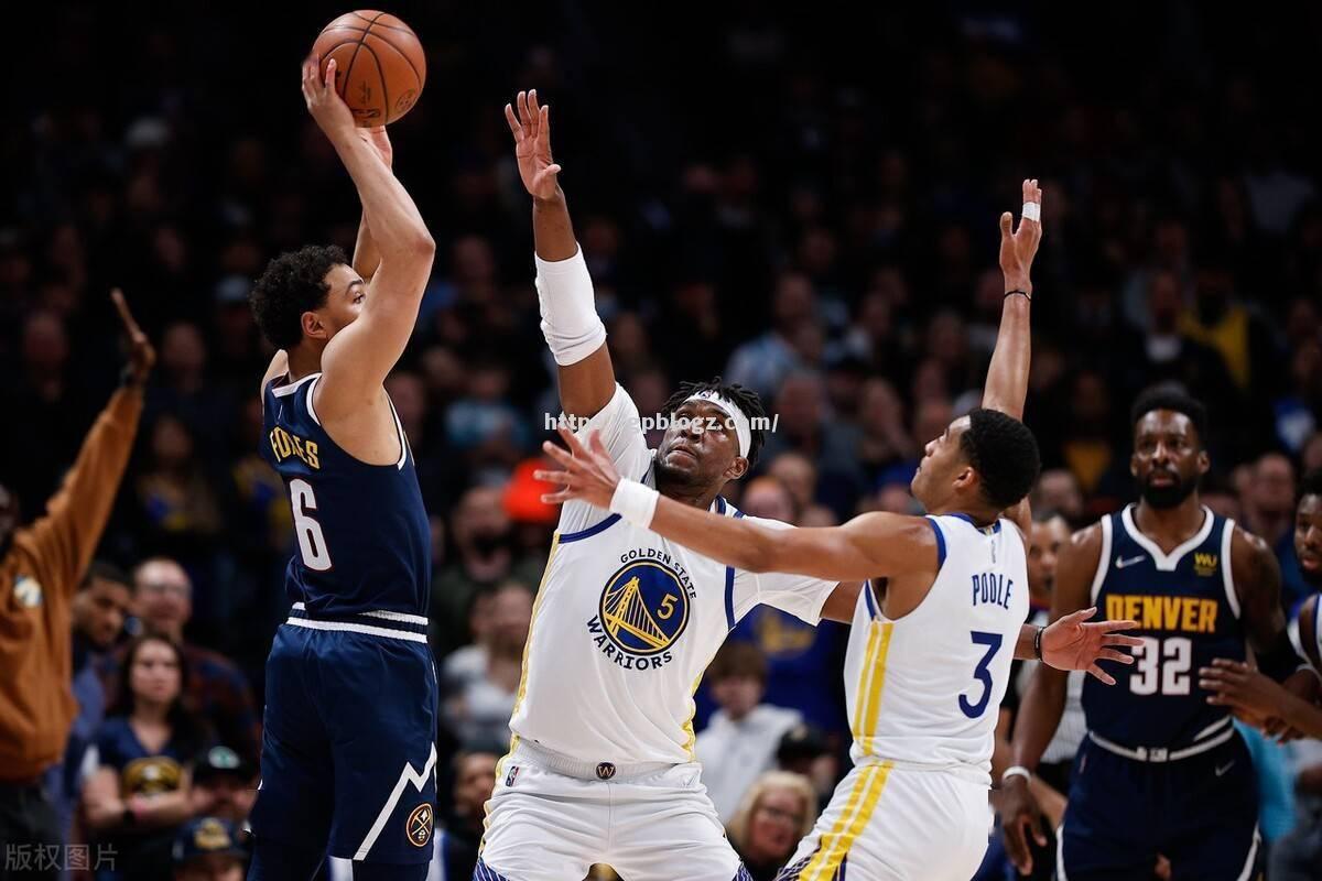 勇士横扫太阳,实现今年首次连胜 勇士横扫太阳,实现今年首次连胜