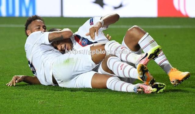 内马尔梅开二度,巴黎全胜晋级欧冠八强 内马尔梅开二度,巴黎全胜晋级欧冠八强