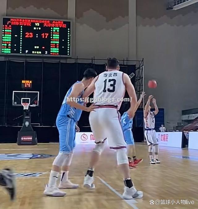 拼搏不止!CBA季后赛球员拼尽全力 拼搏不止!CBA季后赛球员拼尽全力