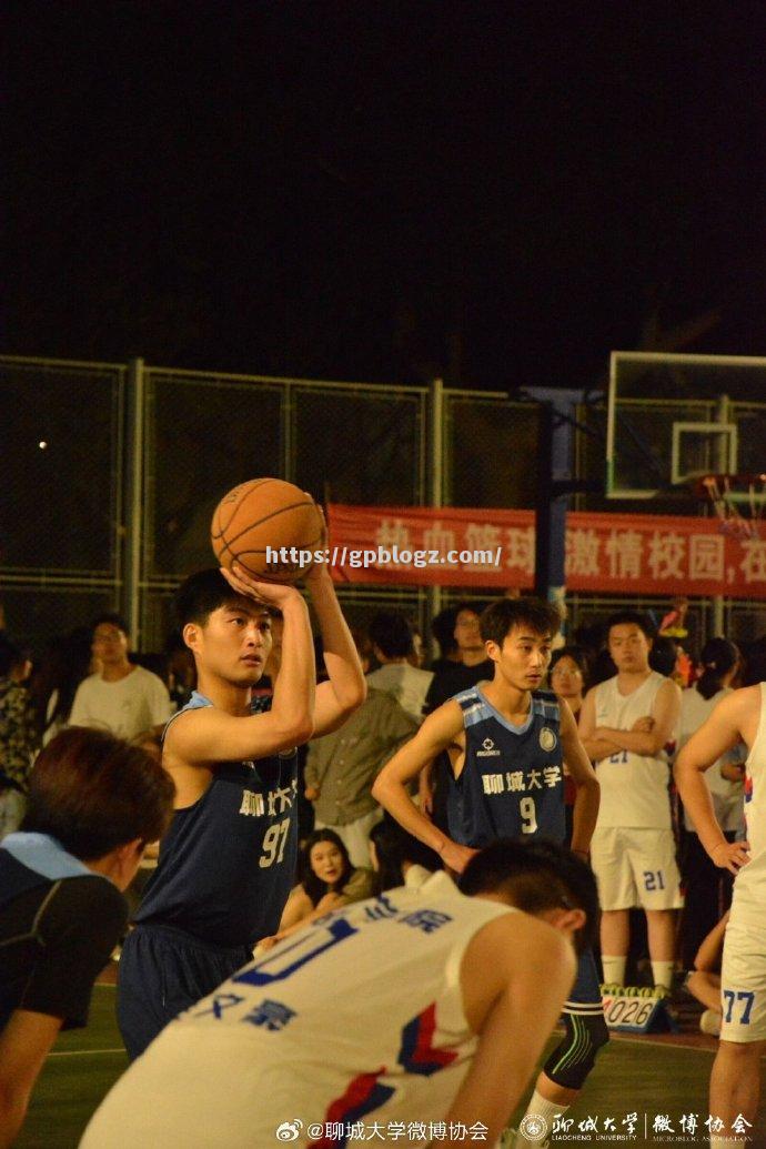 贵州球员奋力拼搏赢得掌声