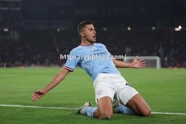 曼城轻取对手，力夺欧冠小组头名