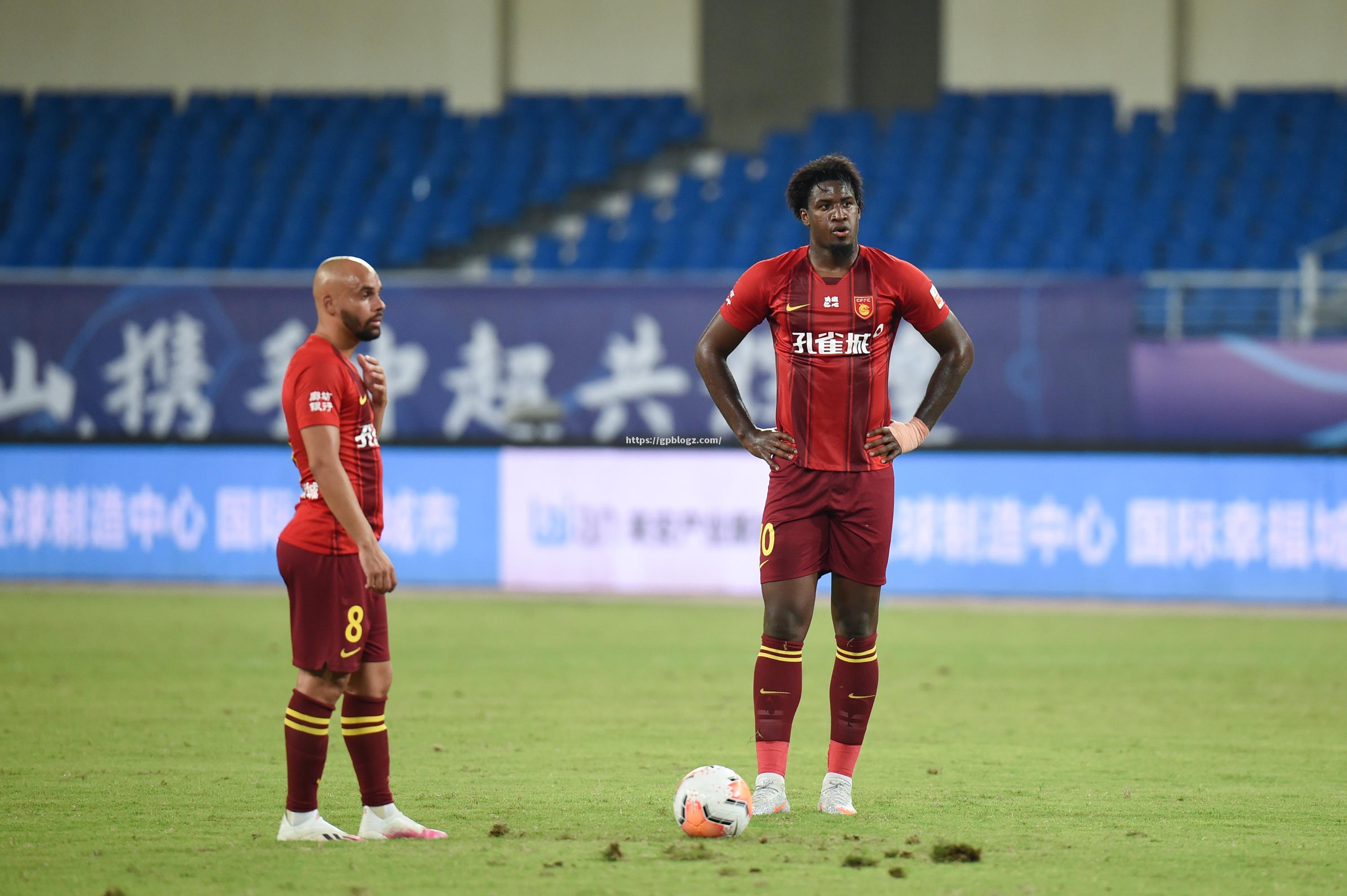 广州富力主场首胜华夏幸福，紧追上港