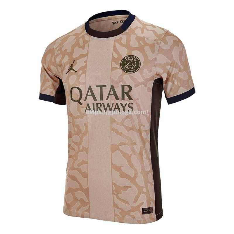 球队球衣设计曝光，球迷纷纷抢购收藏