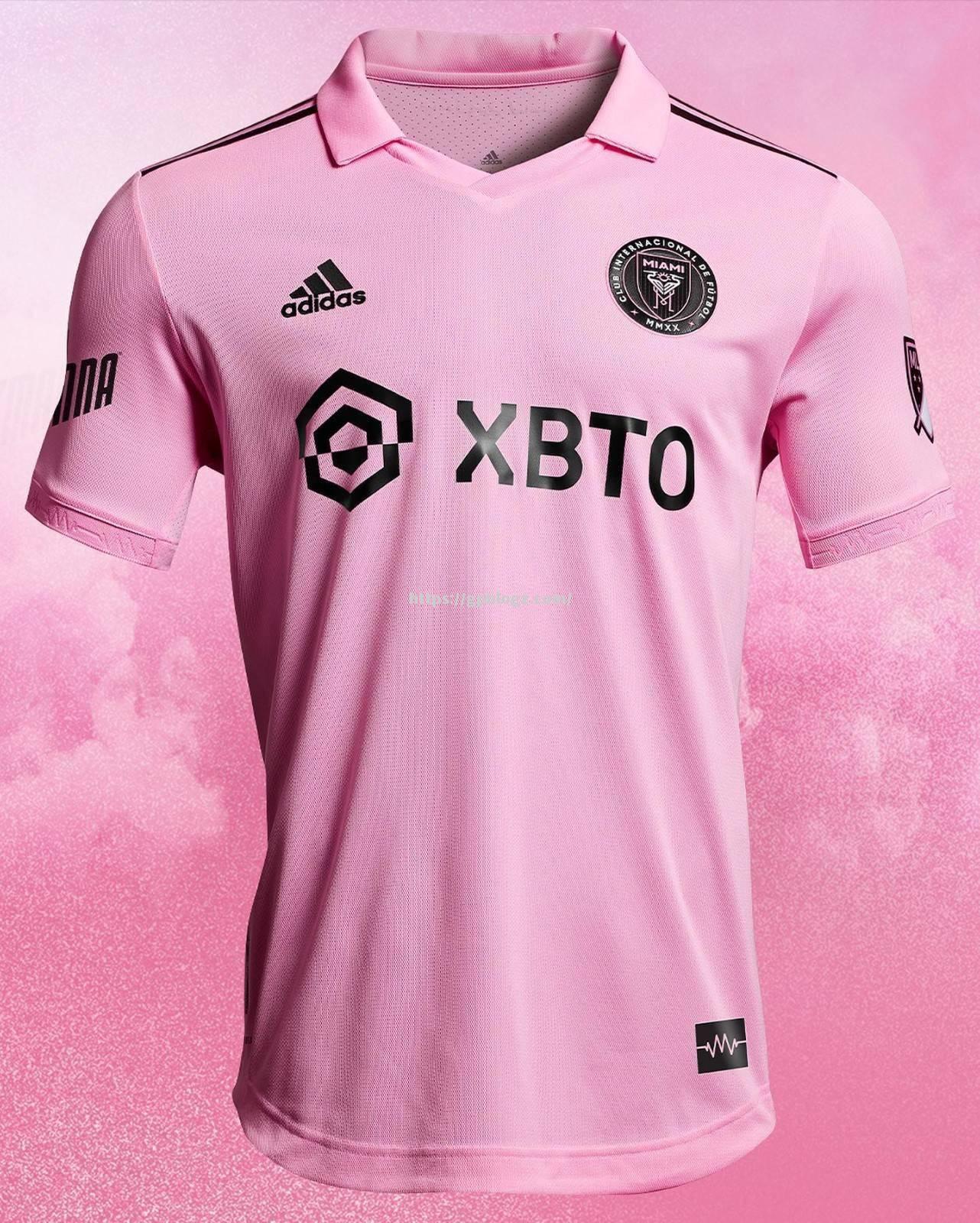 球队球衣设计曝光，球迷纷纷抢购收藏