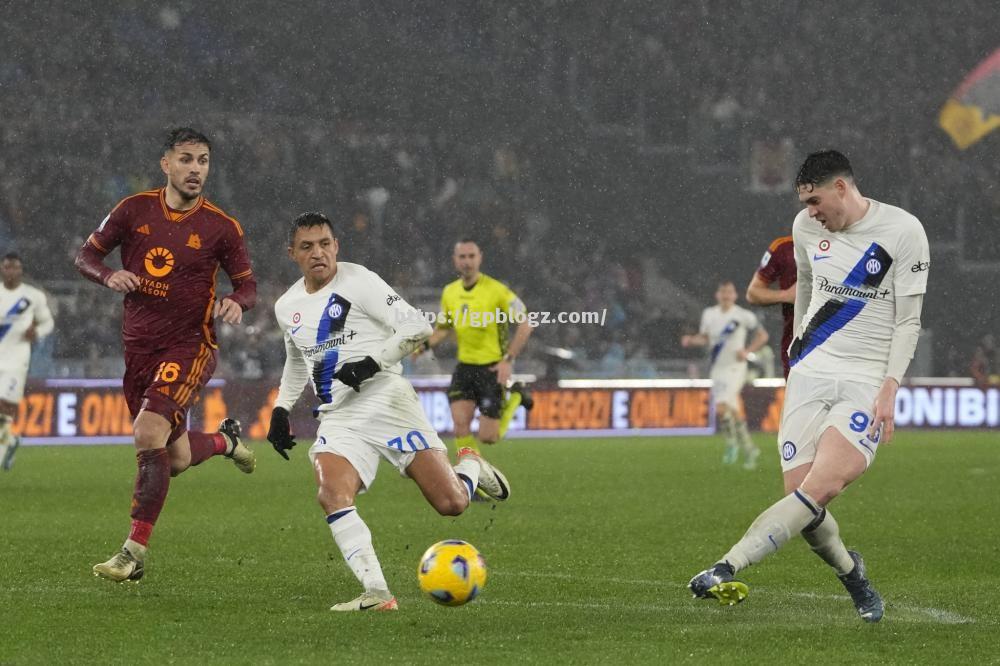 国际米兰逆袭成功,击败强敌 国际米兰逆袭成功,击败强敌