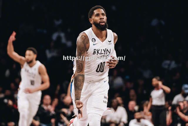 西蒙斯出战受挫，球队状态一落千丈