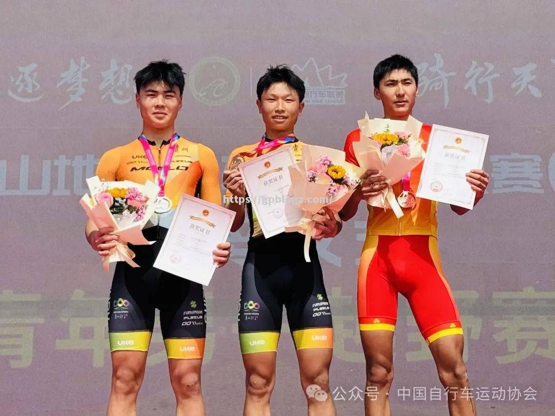 男子自行车比赛中国队勇敢出击