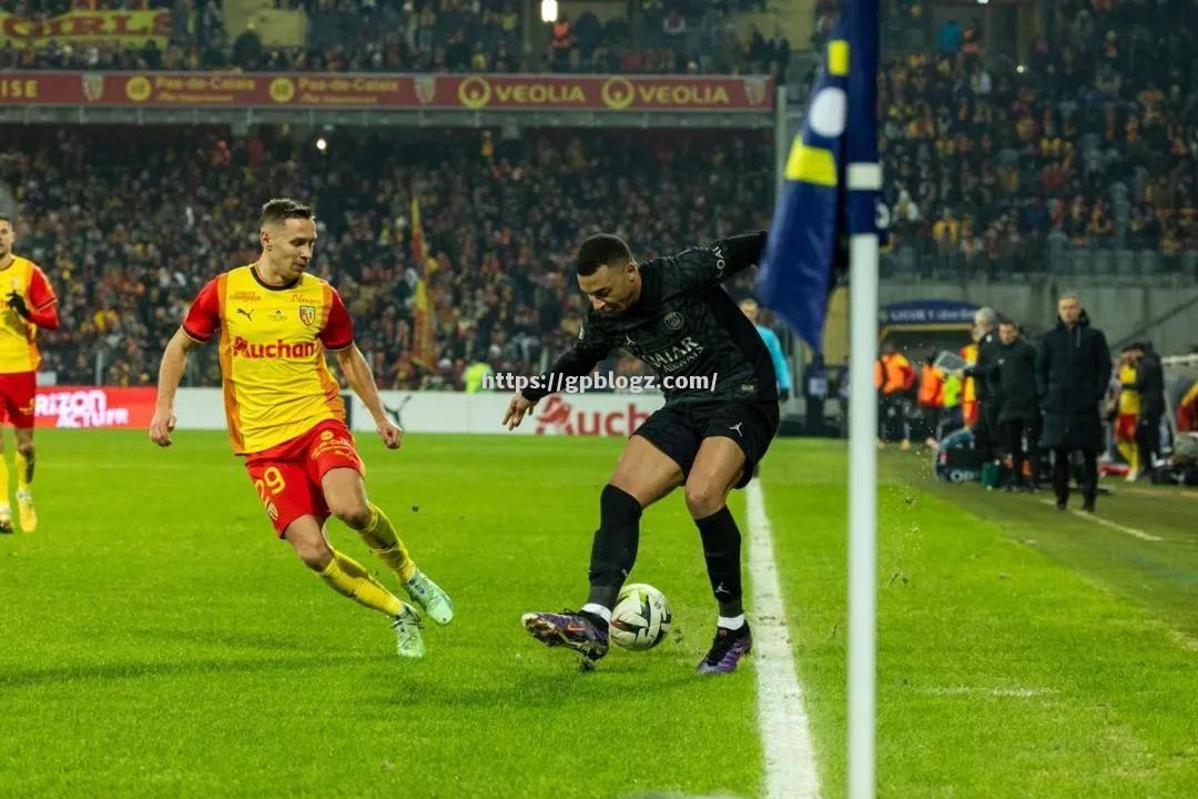 巴黎圣日耳曼球员为下场比赛做好准备 巴黎圣日耳曼球员为下场比赛做好准备