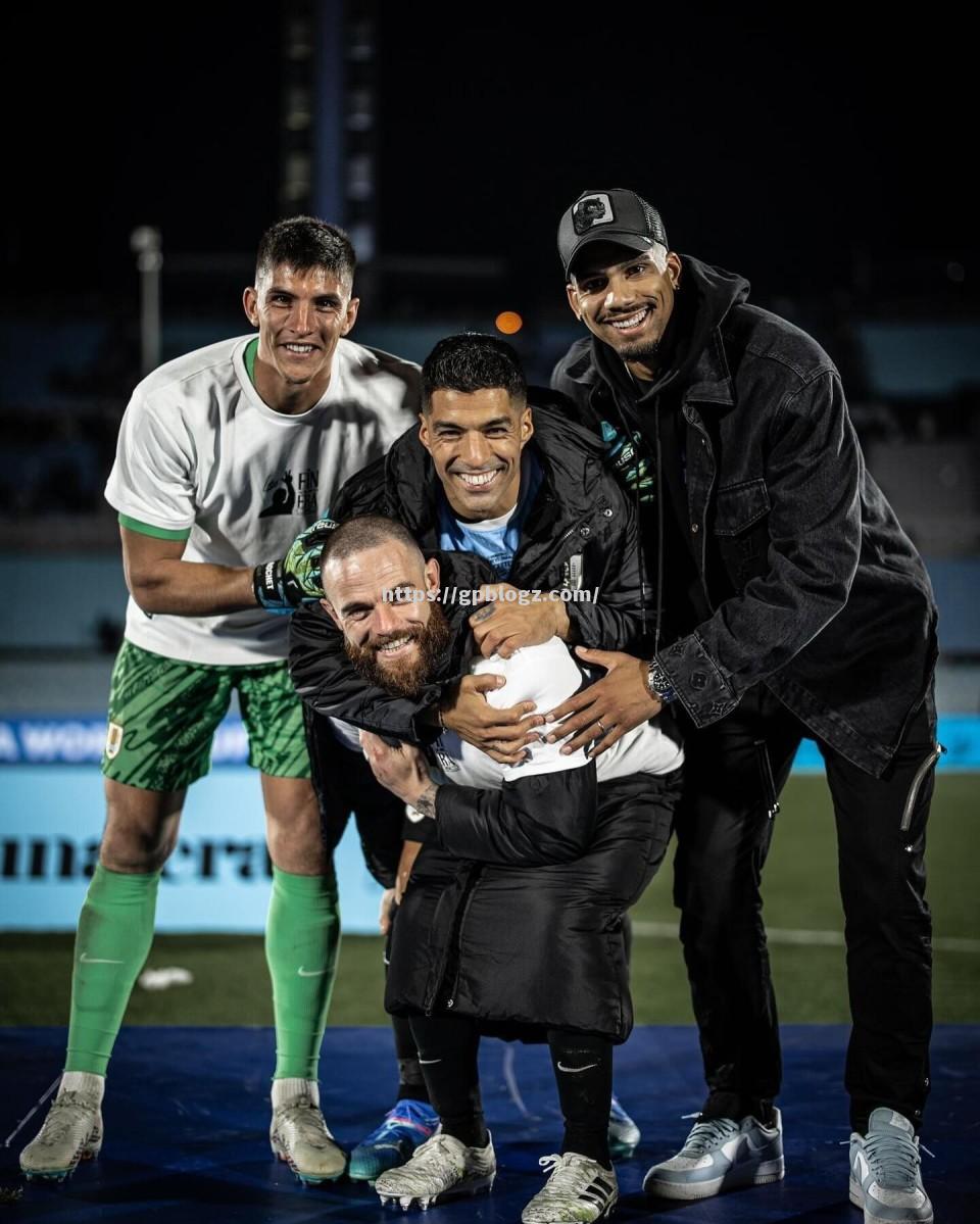 乌拉圭队在国际赛场上实现历史性突破