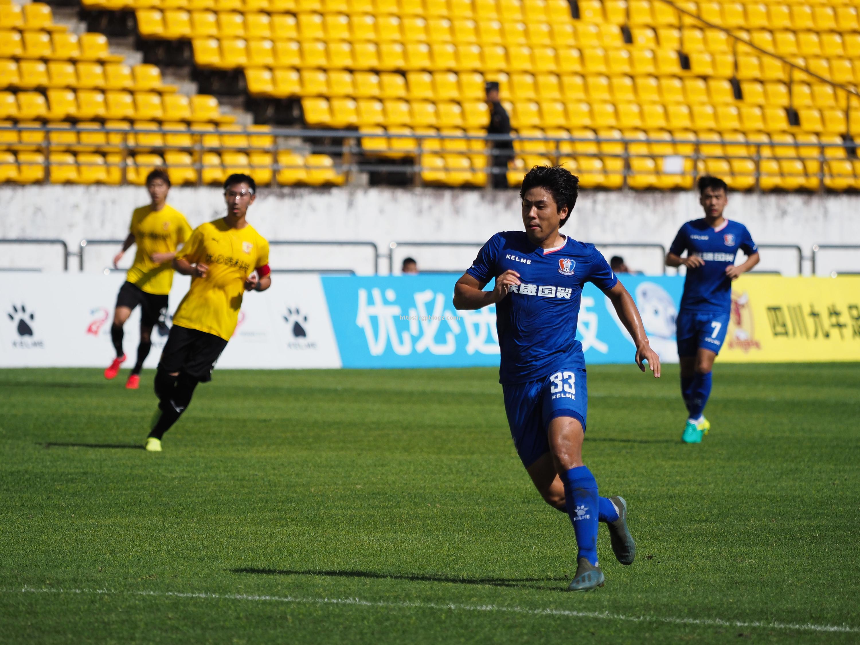 门兴客场逆转胜利，展现出色斗志表现