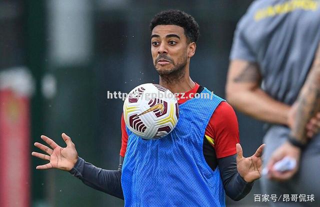 帕尔梅拉球员斗志昂扬争取取胜