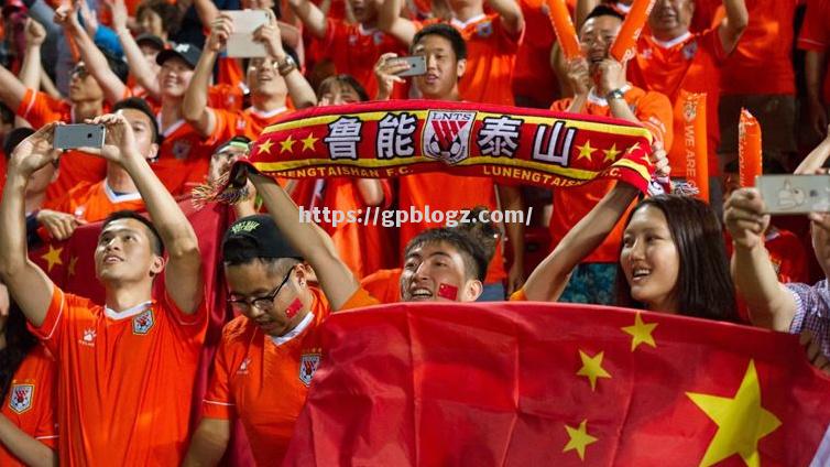 山东泰山将在主场与江苏苏宁上演对决