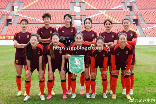 女足比赛中，中国队员李某表现出色，助球队取胜