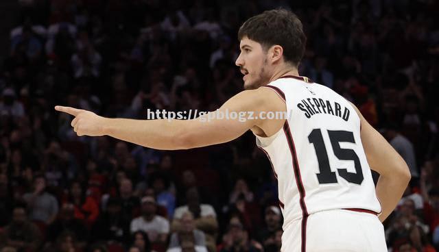 新闻发布！球队重要轮换球员受伤，需调整战术